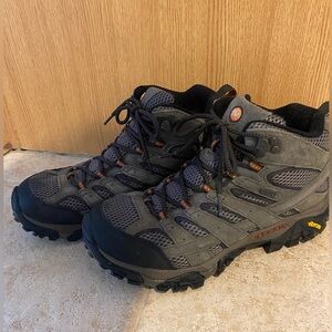 Merrell Men's Moab 2 Mid Waterproof Hiking Boot Select Dry
